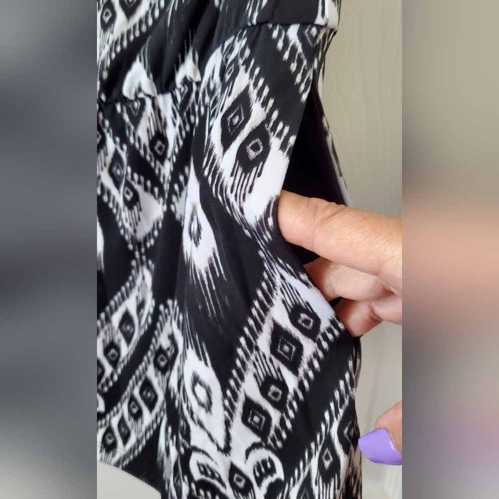 White House Black Market Ikat Halter Tunic Drop Waist Top  Black & White Size M - Picture 5 of 7